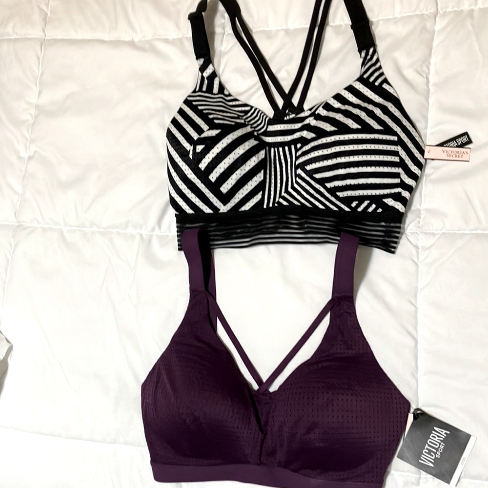 Victoria’s Secret Brand New w/tags Sports Bra’s 32DD Adjustable straps Wireless